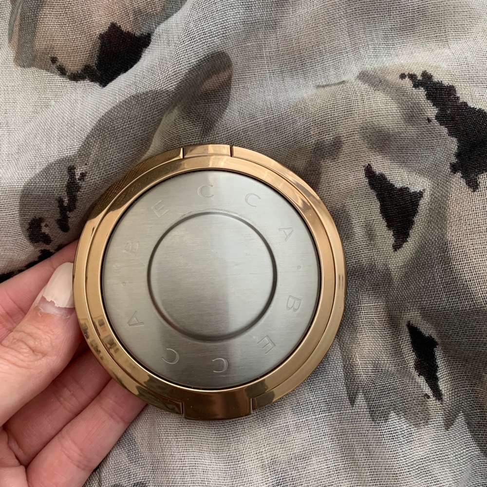 Becca gold lava highlighter